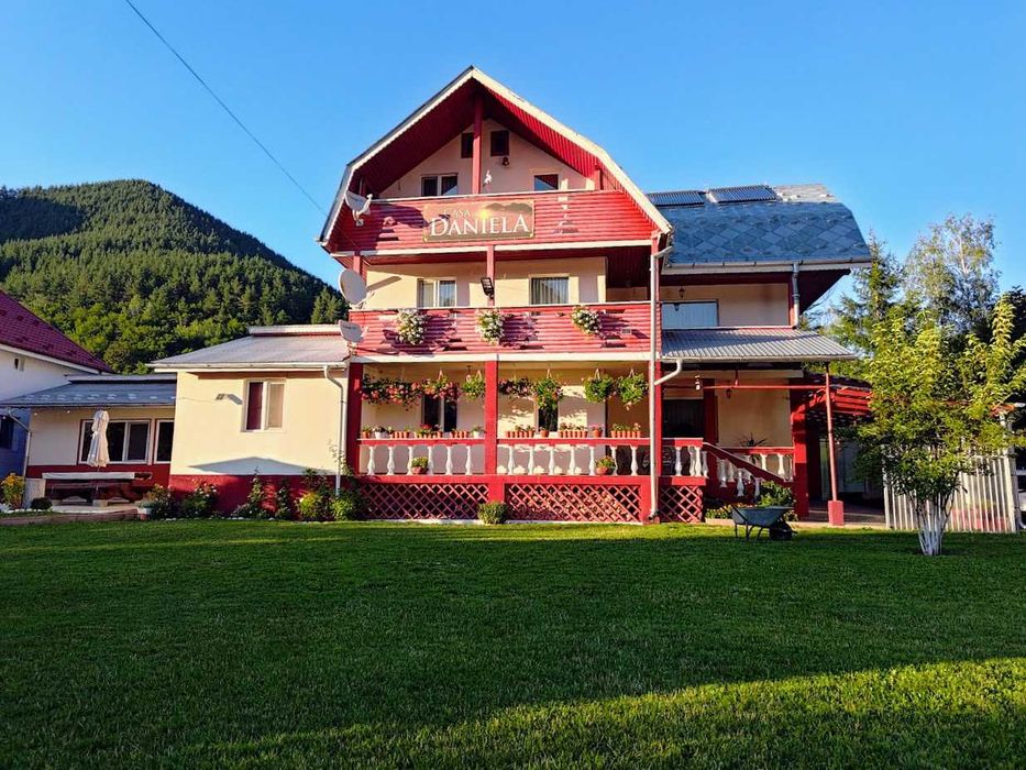 Casa / pensiune de vanzare LEPSA