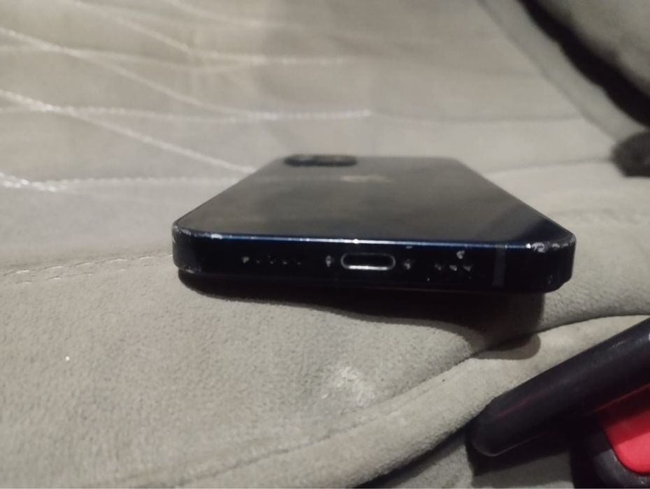 Айфон 12.  128.