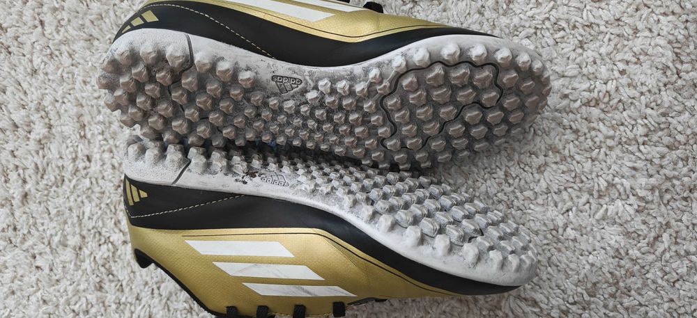 Ghete fotbal băieți 36 2/3,teren sintetic-Adidas
