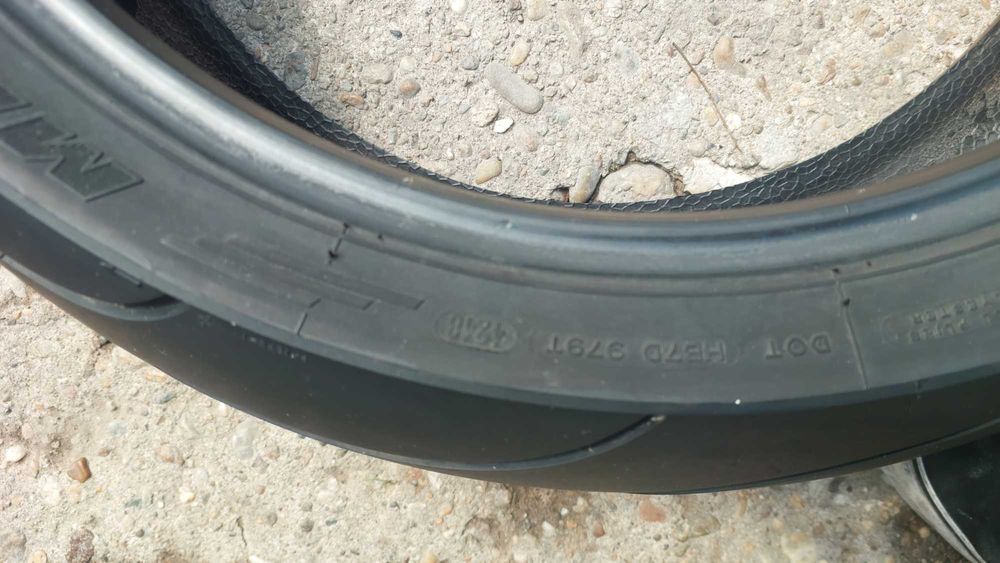 Set 180 55 17.  120 70 17 michelin pilot power 2ct