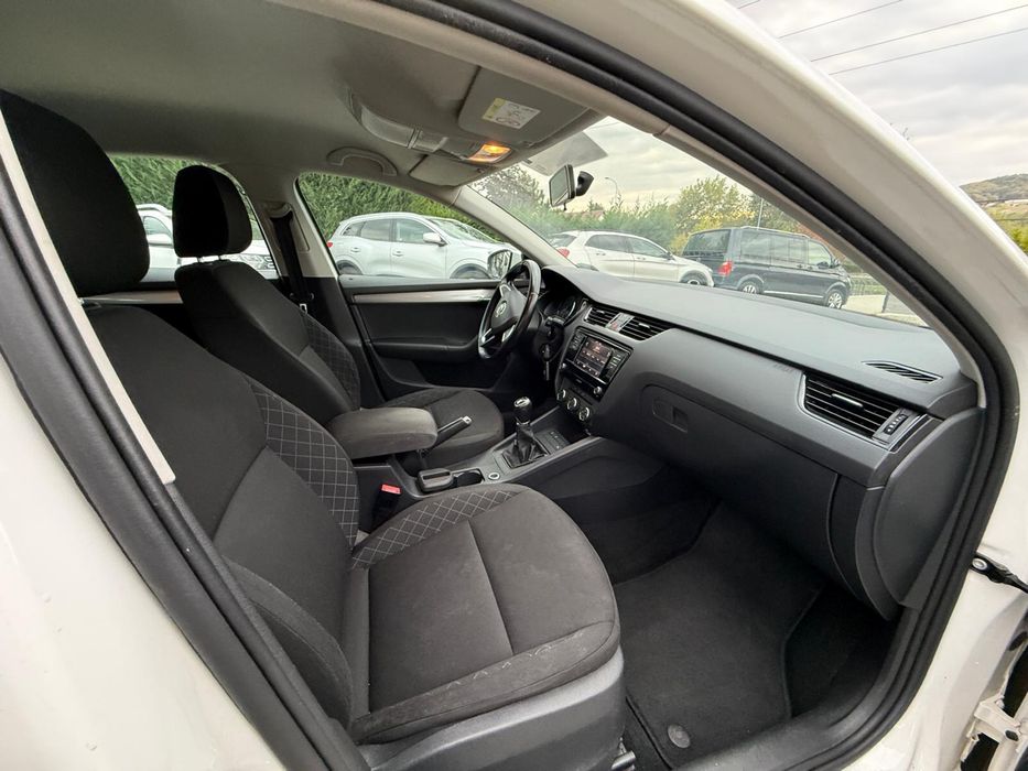 SKODA Octavia 2019 — imagine 5