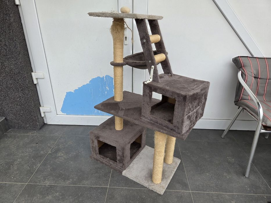 Ansamblu de joaca, stand sau stalp de joaca pentru pisci