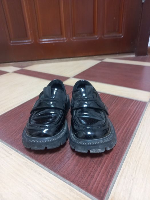 Лоферы для девочки 28размер в отличном состоянии