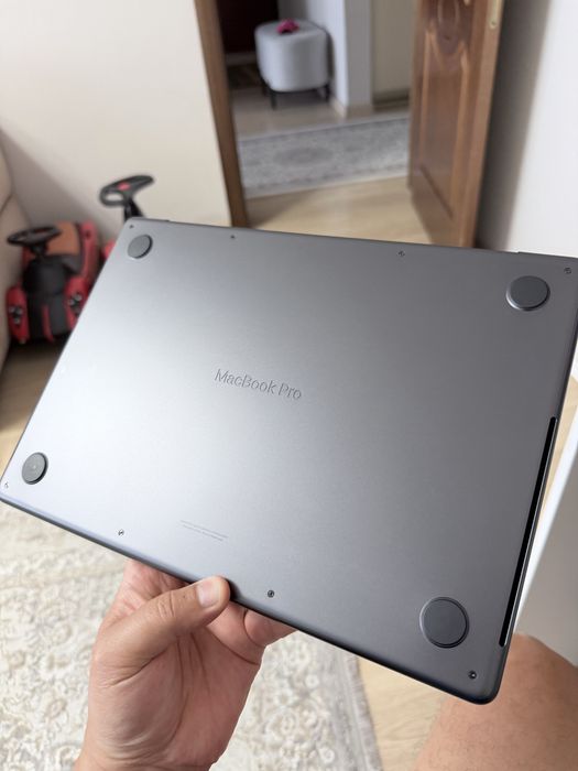 Macbook Pro M3 / 18гб / 512гб