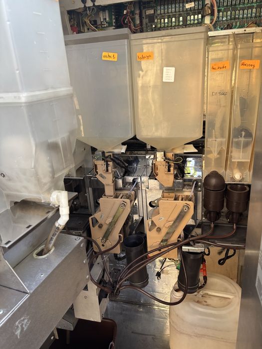 Кафе автомат Зануси Зенит с две мелачки