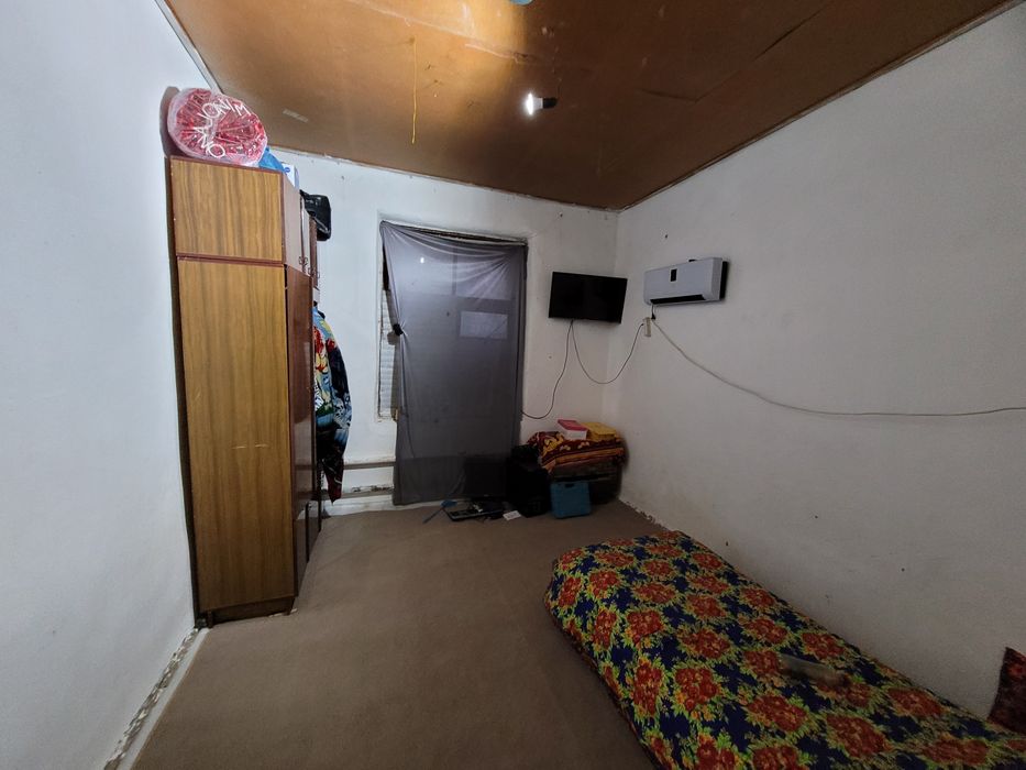 Uy sotiladi Yer uchastka shahar hududida