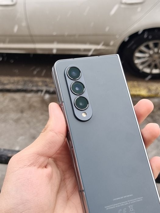 Samsung galaxy z fold 4 5G 12/256gb holati 9/10