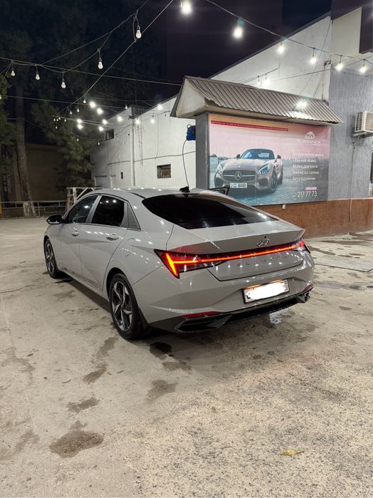 Hyundai Elantra 2.0 предпоследняя позиция