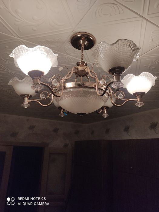 Люстра для гостиной