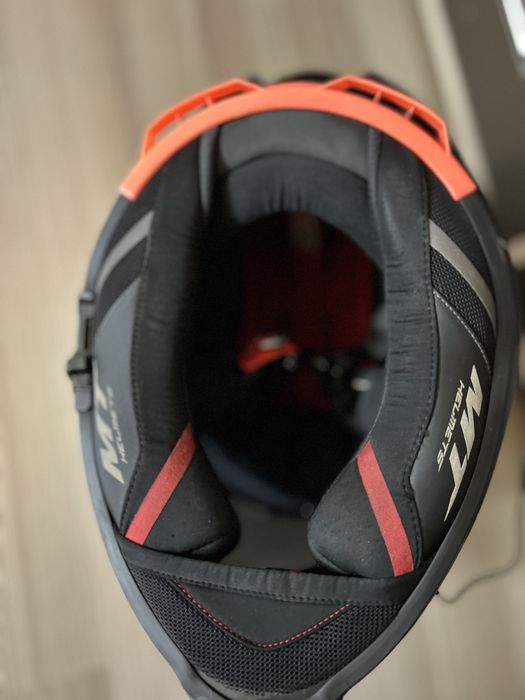 MT Helmets Thunder 4 sv