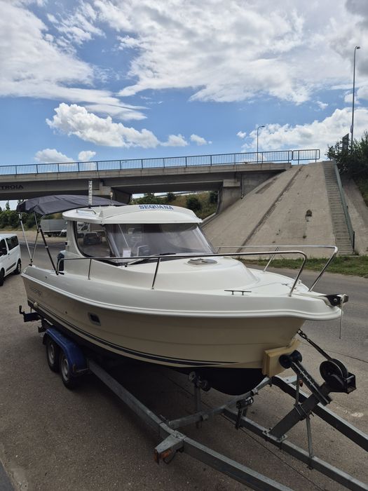 Barca cu motor si peridoc Quick Silver 650 Escapade (Passport)