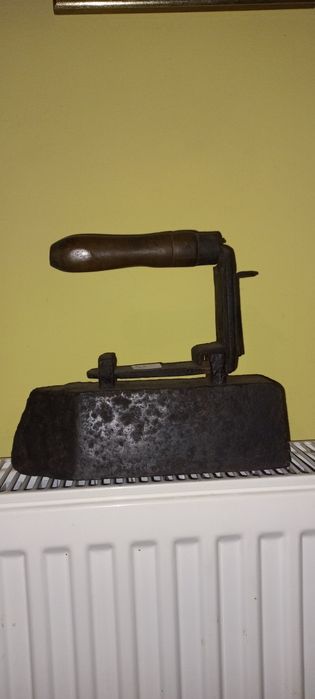 Fier de călcat din fontă , masiv 6,3 kg