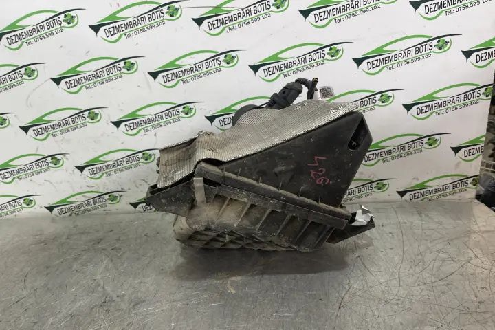 Carcasa filtru aer 8D0129607G / 8D0 129 607 G Volkswagen VW Passat