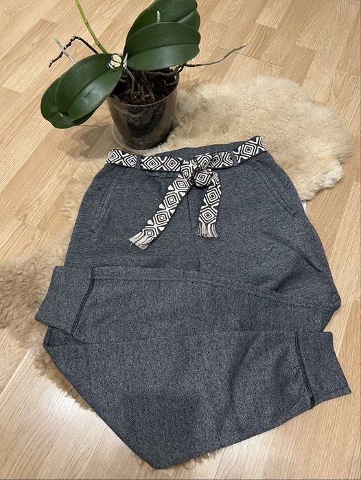 Pantaloni femei pufosi