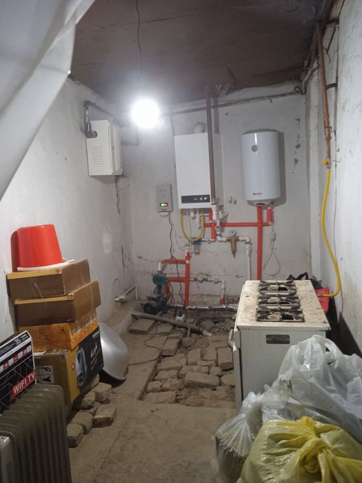 Янгийол центрда Срочна уй сотилади