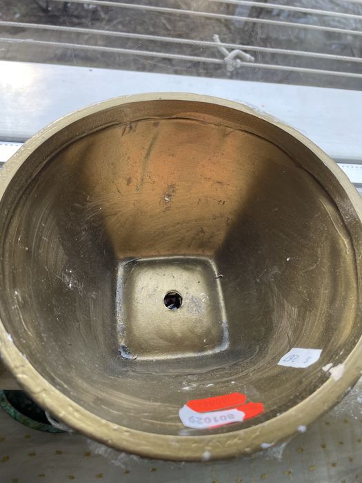 Кашпи и саксии за цветя