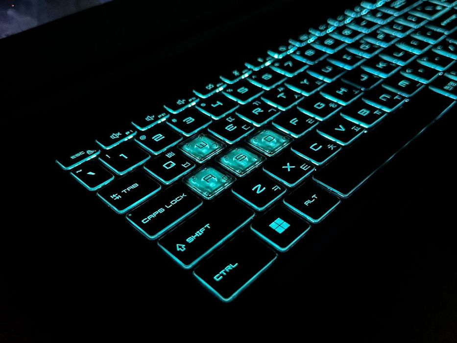 DDR5 MSI I5 13-Avloddan kuchli RTX videokartali igrovoy noutbook