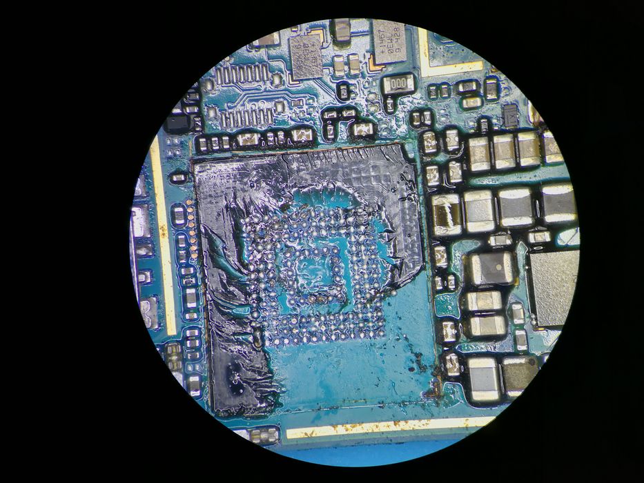 Service + Showroom Apple iRestore iPhone iPad Reparații