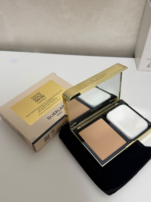 GUERLAIN пудра , кушон