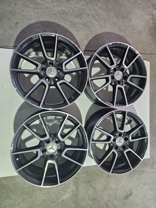 Jante Mercedes  AMG W205 două lățimi 19 " A205 401 65 00  , A205 401 49 00 , față  7,5Jx19H2  ET 33 și spate 8,5Jx19H2 ET 52  , Ronal Germania