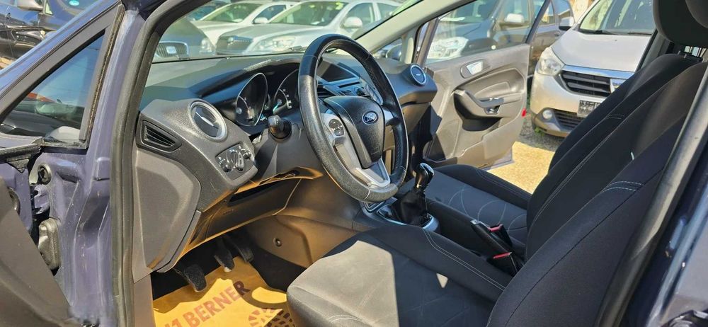 RATE doar cu buletinul AVANS 0 & CASH GARANTIE Ford Fiesta an 2013 motor 1300 cm3 benzina euro 5 clima incalzire scaune carte service