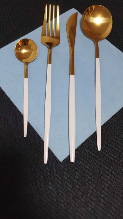 Set tacamuri Auri cu alb- 6 persoane