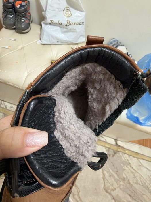 Продам зимнюю обувь на девочку