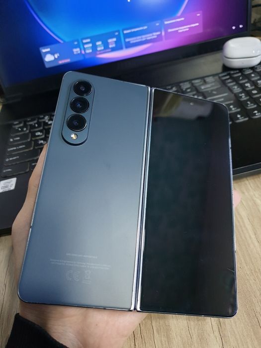 Samsung Z fold 4