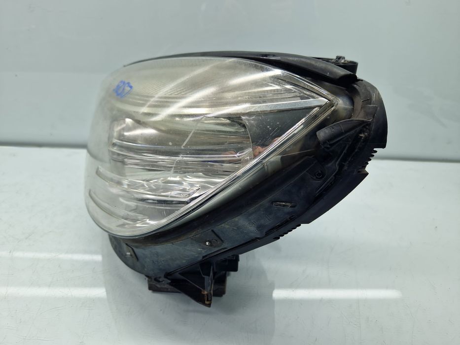 Far stanga Mercedes Clasa C (W204) [Fabr 2007-2014] A2048209161