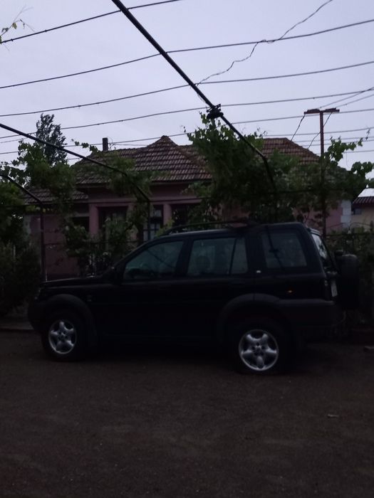 Vând Land Rover.