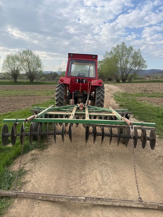 Vand tractor u 650 si disc