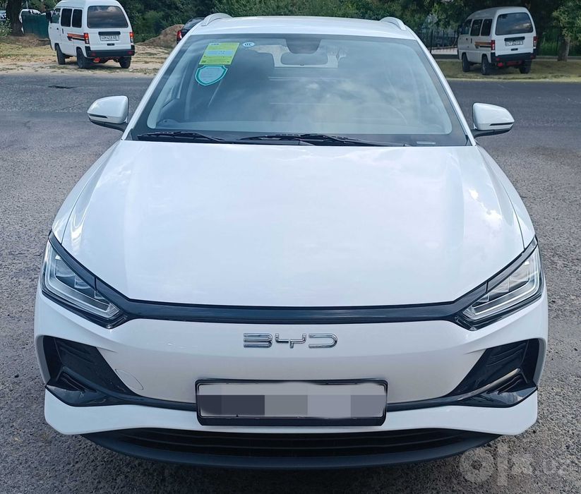 BYD E2 405 km LUXE 2024