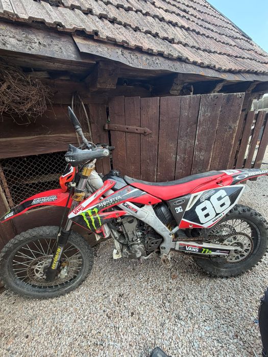 Honda hm f250  pret negociabli