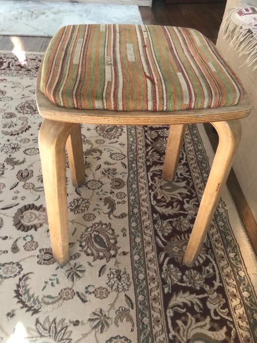 Продам табуретки без спинок