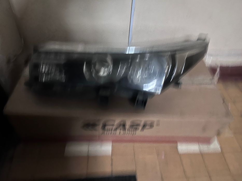 Фара передняя лева на Corolla