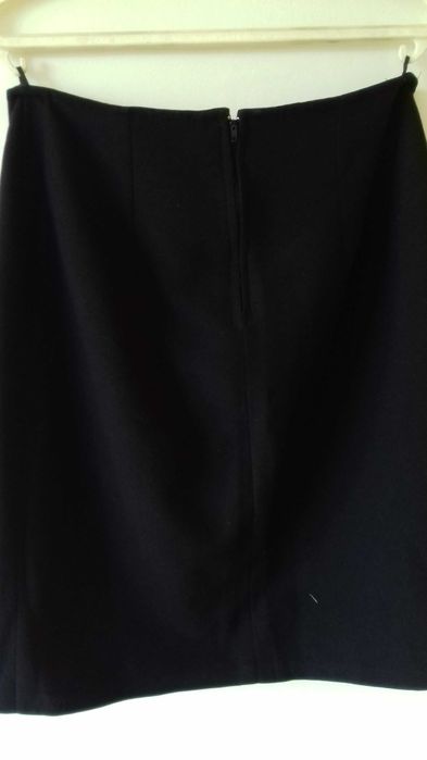 Пола черна размер 42