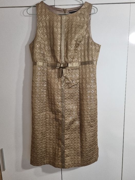 Черна елегантна рокля и сребриста рокля