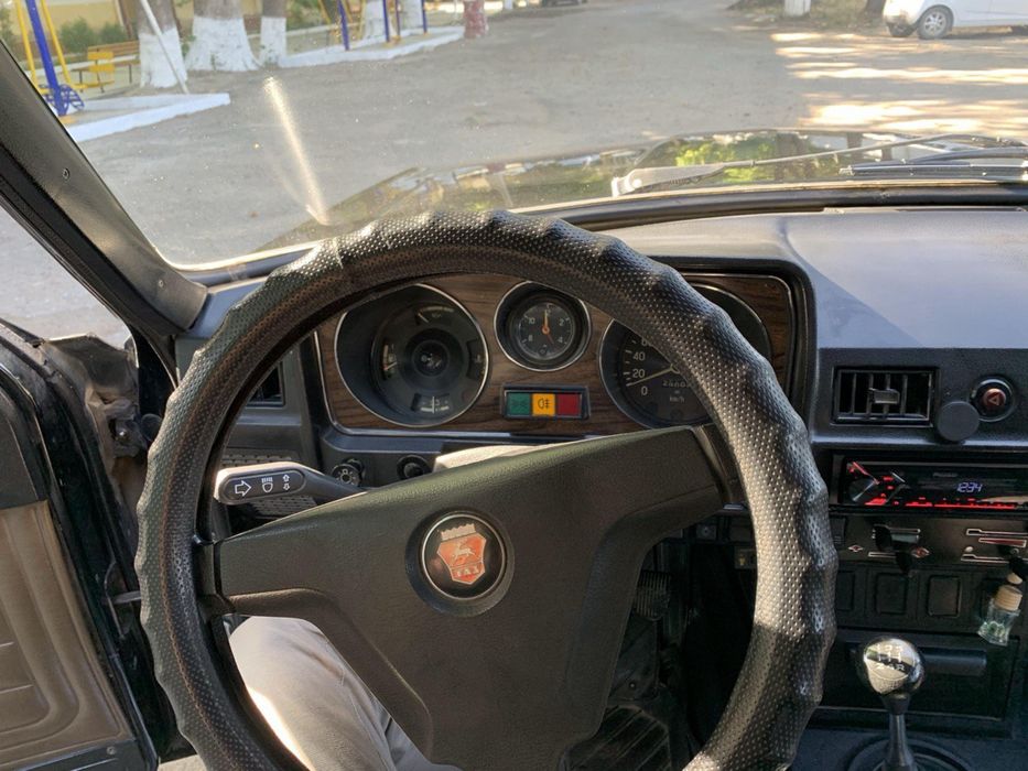 Волга ГАЗ 24-10, 1988 год, цвет черный, экспортный вариант