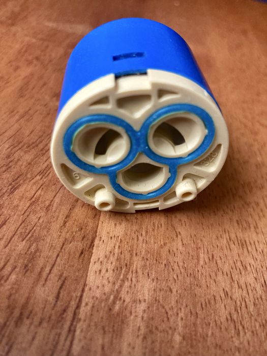 Патрон за смесител