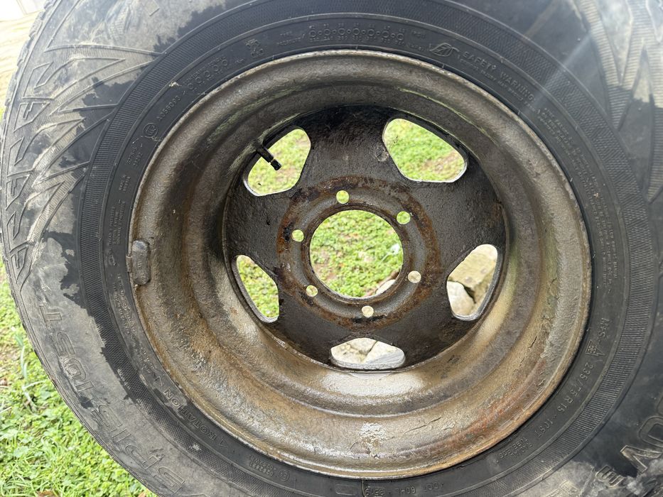 Гуми с джанти за huyndai galloper