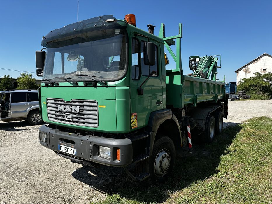 Camion Man 6x6 cu macara