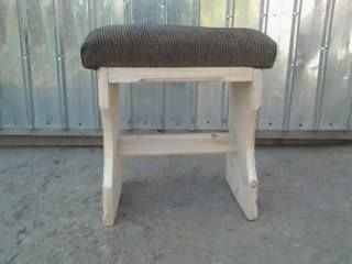 Scaune din lemn/Scaun (Taburet)