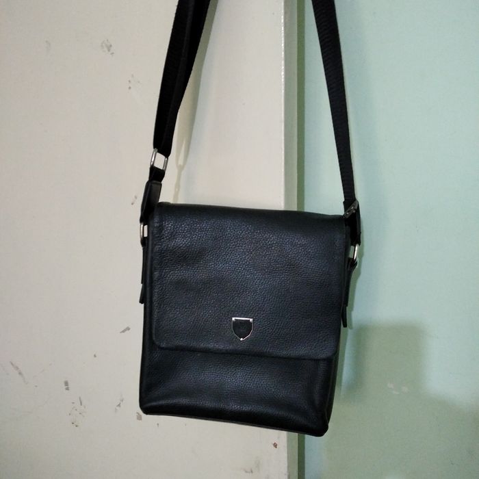 Продам натуральные кожаные сумки.