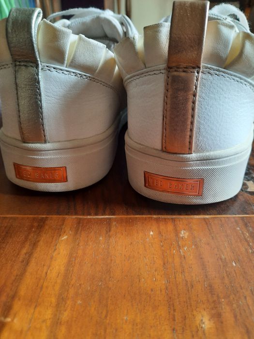 Сникърси марка Ted baker ,41 номер