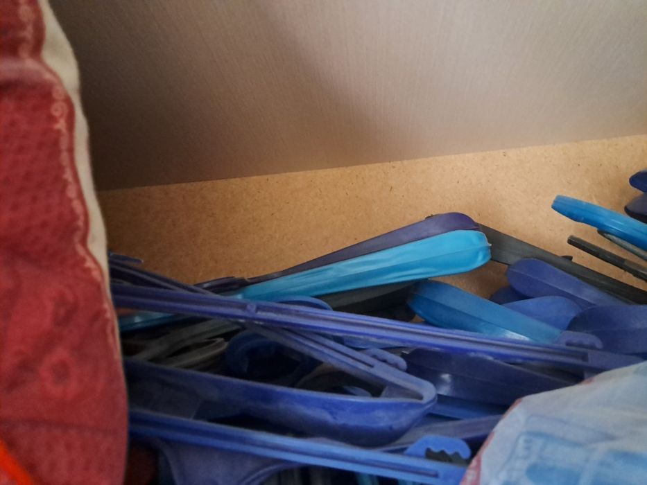 Вешалки для вещей