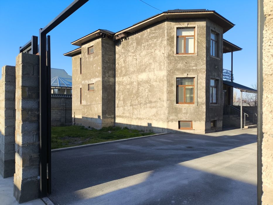 Дом продается 3 этажный