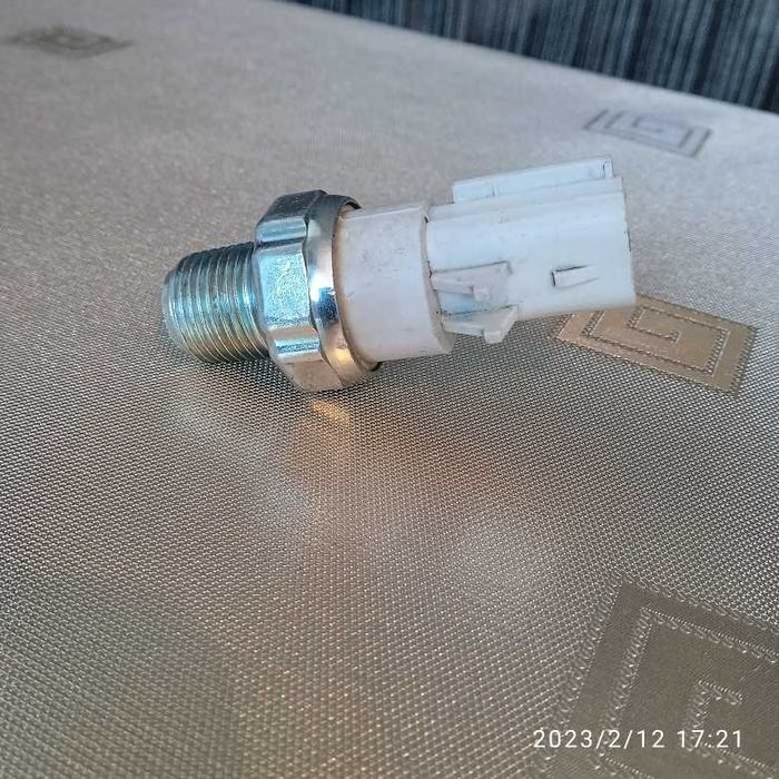 Продается термовыключатель  на Chrysler300C