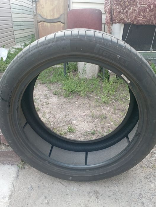 Продам шины  размер 245 . 40. R 19