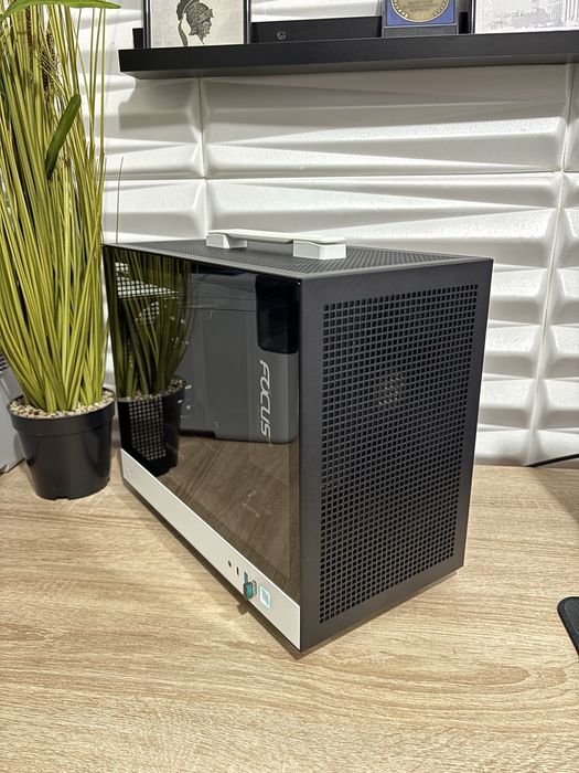 Геймърски компютър Ryzen 5 5600/RX6600/16 Ram/512 ssd/650W GOLD