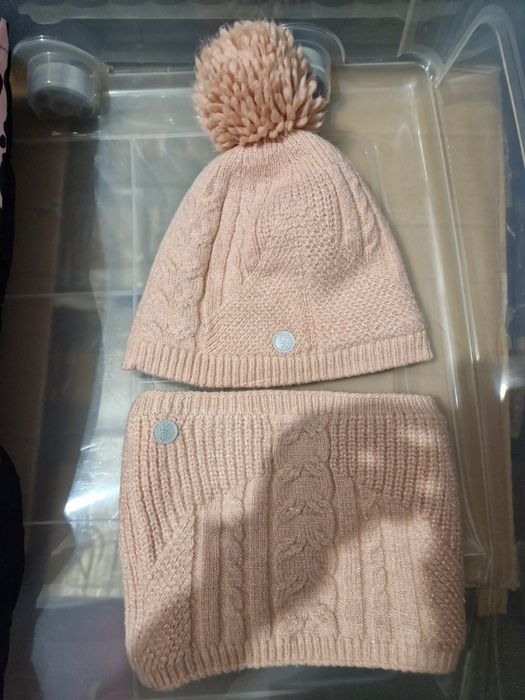 Căciuli +fular Okaidi